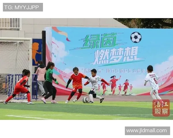 白云约足球：在绿茵场上追逐梦想与激情的青春故事