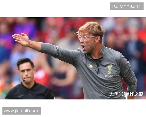 足球前后卫的战术解析与技术提升之路探讨