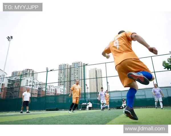 足球江湖中的凌语风采与激情碰撞的传奇故事